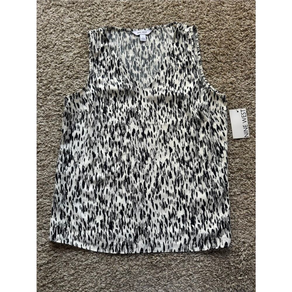 NEW Nine West Black White animal print Womens tank top Small Pleated V Neck Nice